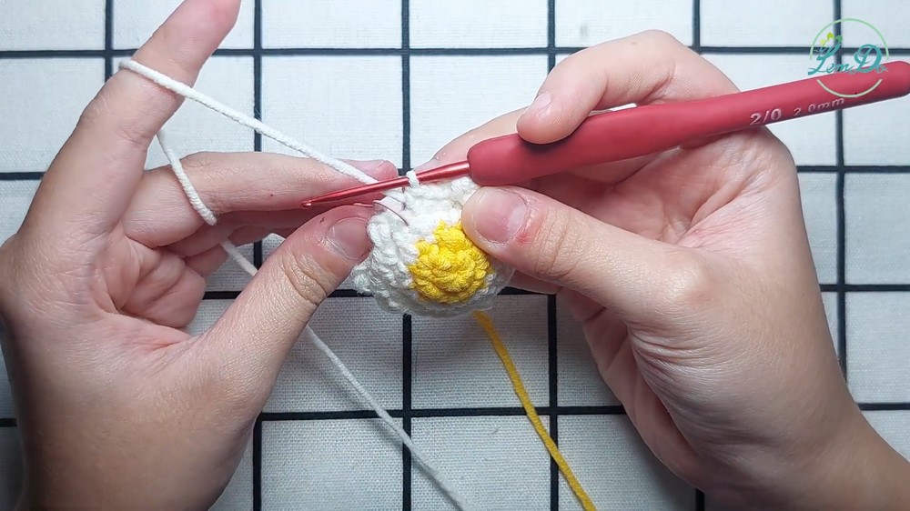How to crochet CHICKEN WITH OMELETTE 8