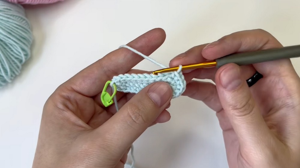 Mini Crochet Flip Flops 🩴 Easy Amigurumi Tutorial for Beginners 3