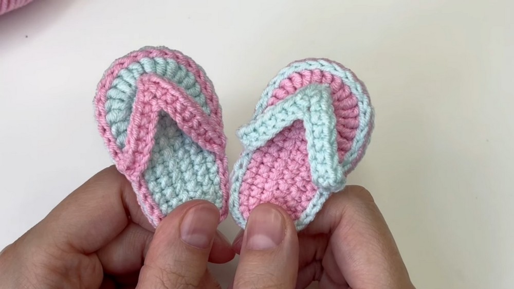 Mini Crochet Flip Flops 🩴 Easy Amigurumi Tutorial for Beginners 9