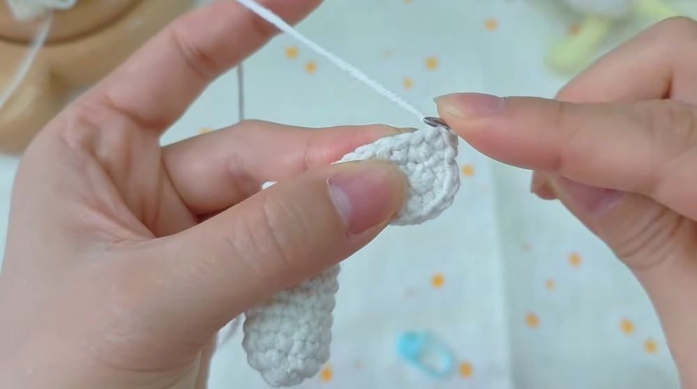 [NO-SEW] Mini Crochet Duck Keychain Easy Amigurumi Tutorial (5)