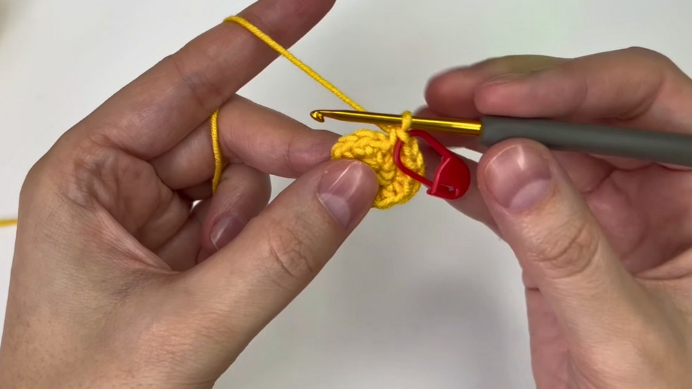 No Sew Baby Chick 🐥 Easy Beginner Amigurumi One Piece Crochet Chicken 3