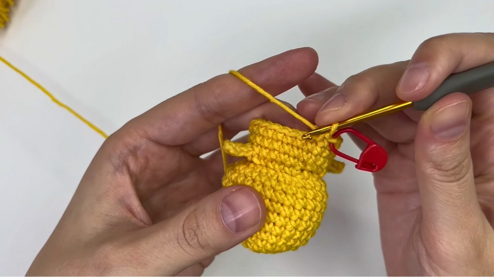 No Sew Baby Chick 🐥 Easy Beginner Amigurumi One Piece Crochet Chicken 6