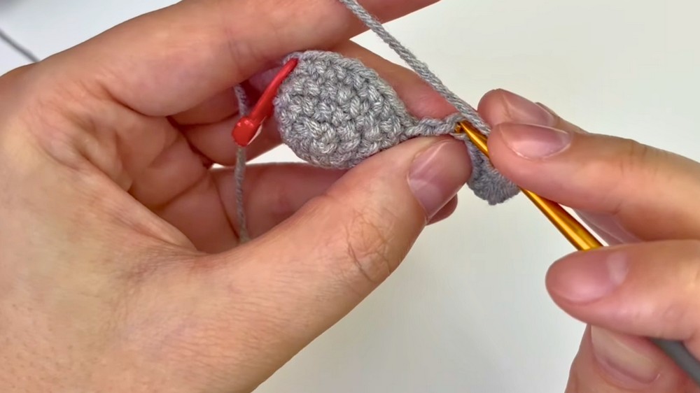 No Sew Crochet Bunny 🐇 Easy Amigurumi for Beginners One Pattern, 2 Sizes 4