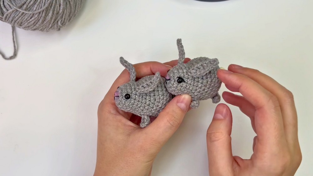 No Sew Crochet Bunny 🐇 Easy Amigurumi for Beginners One Pattern, 2 Sizes 9
