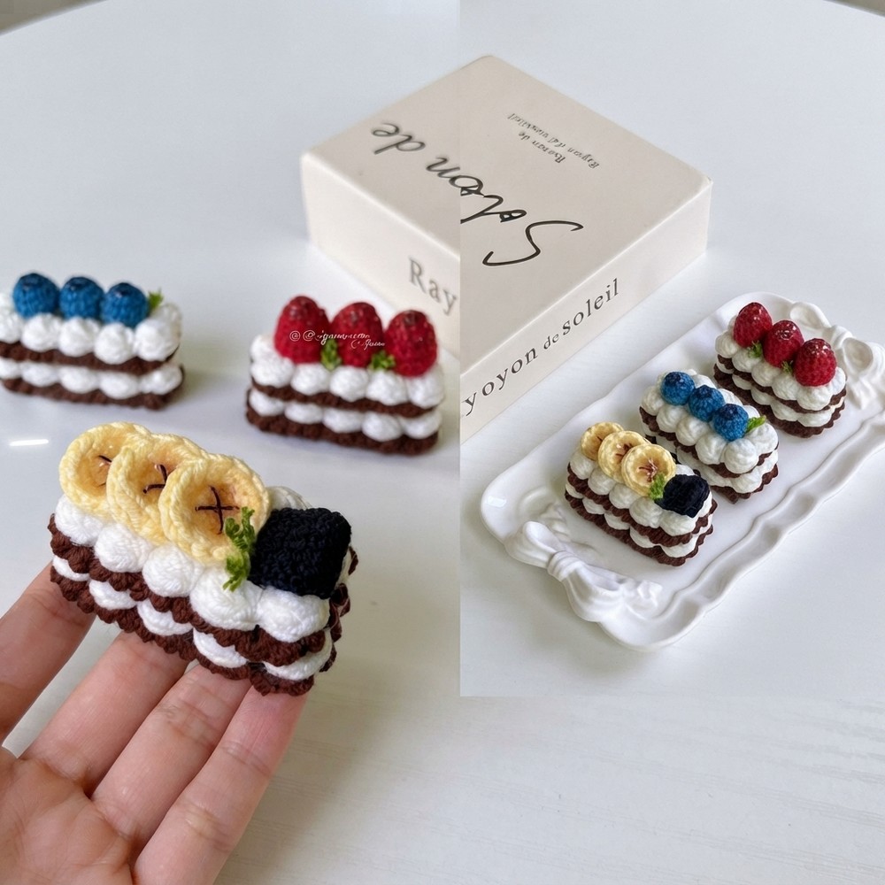 Super Easy Crochet Mini Fruit Cake Tutorial DIY Cake Slice Keychain 10