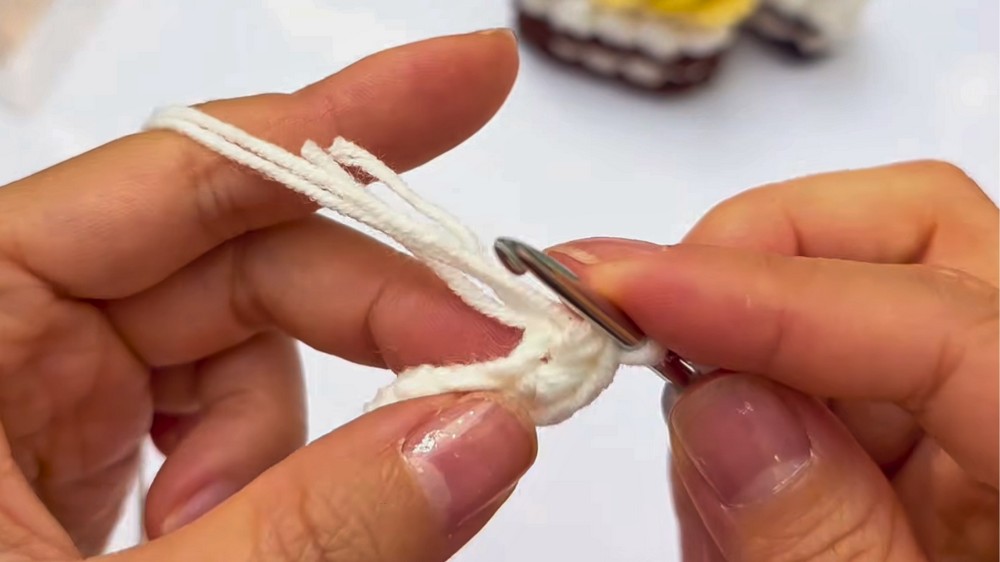 Super Easy Crochet Mini Fruit Cake Tutorial DIY Cake Slice Keychain 5