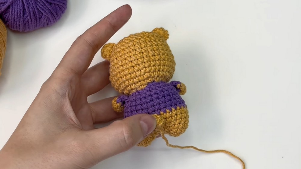 This Crochet Graduation Bear is Too Cute 🧸 Amigurumi Tutorial 1 (6)