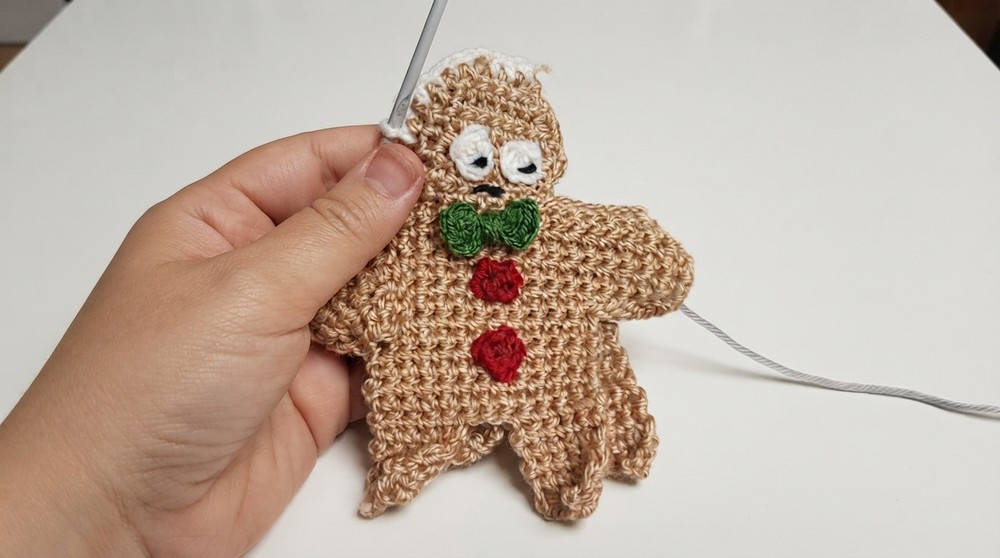 crocheted Gingerbread Man 7