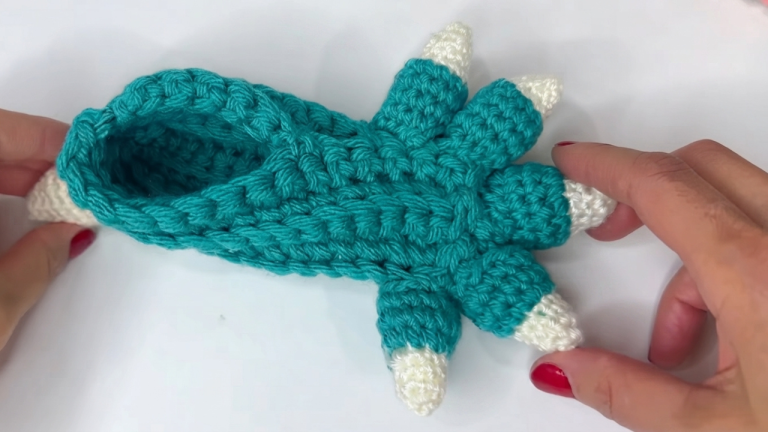 Adorable Crochet Monster Slipper Pattern with Fun Details