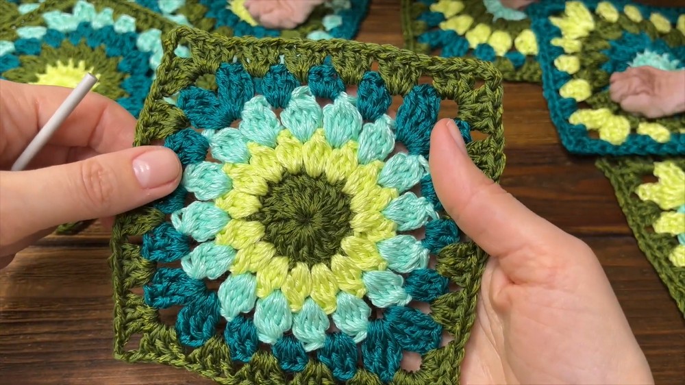 Crochet BAG with round handles 🩵💚 Crochet BAG with round handles (5)