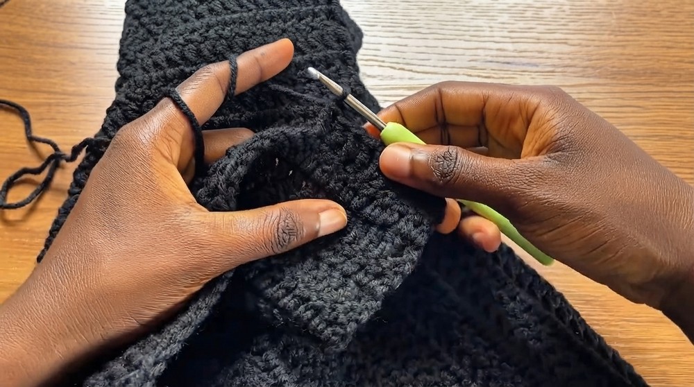 Crochet Beautiful Sweater Tutorial Using Spiral Flowers (3)