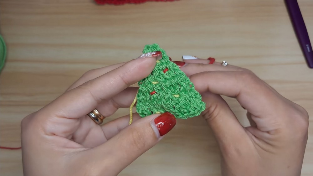 Crochet Christmas Tree Cover Mug Pattern 3