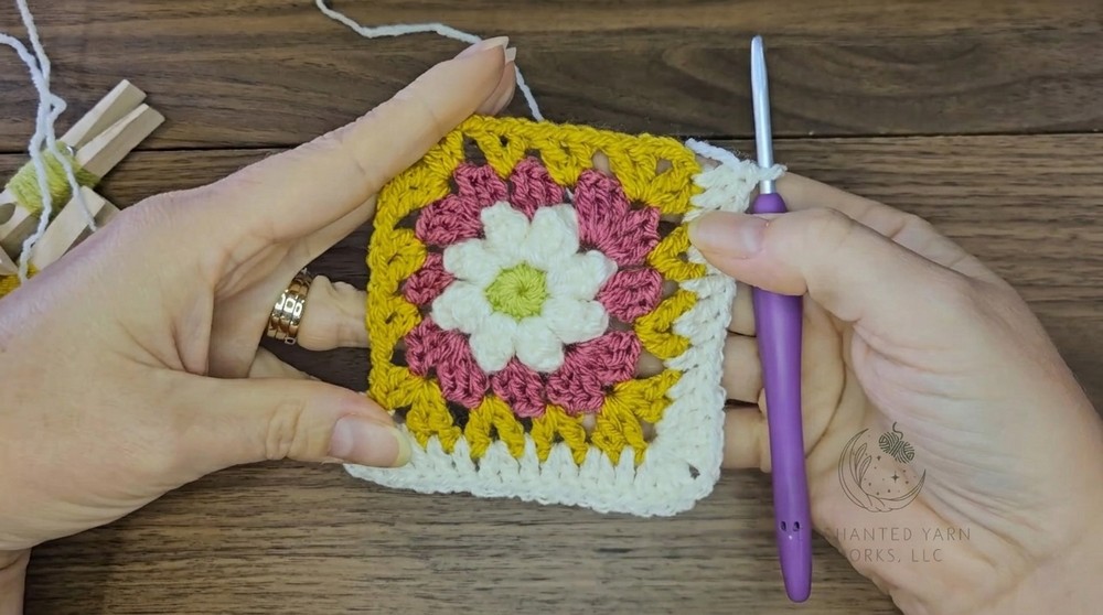 Crochet Granny Square Pattern (7)