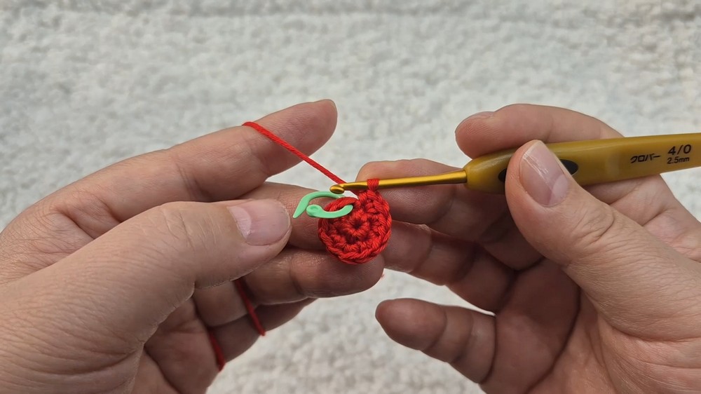 Crochet Mini Bag Keychain Pattern 1