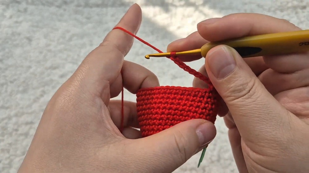 Crochet Mini Bag Keychain Pattern 3