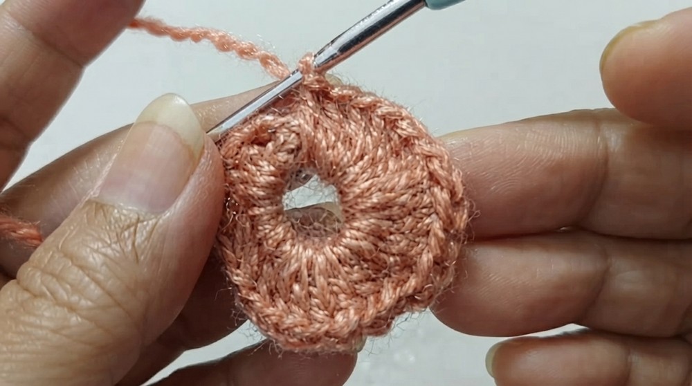 Crochet Pineapple Place Mat, Doily,Pot Holder, Table Centre Piece, Very Easy ,Beginners Friendly 3
