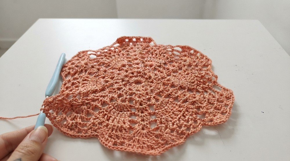 Crochet Pineapple Place Mat, Doily,Pot Holder, Table Centre Piece, Very Easy ,Beginners Friendly 6