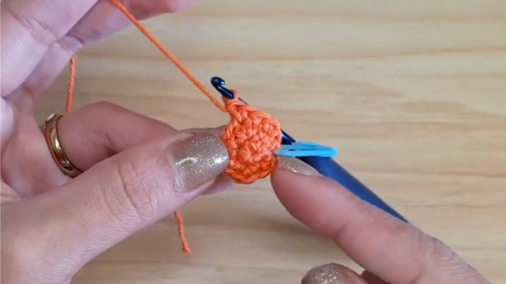 Crochet Pumpkin Amigurumi Pattern 1