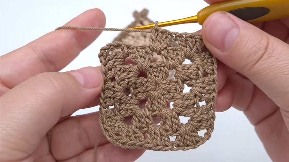 Crochet Square AirPods Bag Pattern 2