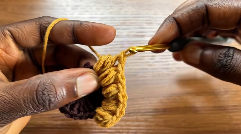 Crochet Sunflower Granny Square for Beginner (5)