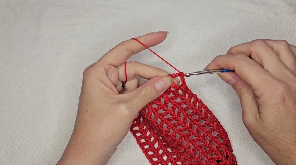 Crochet a Beautiful and Simple Head Scarf (8)