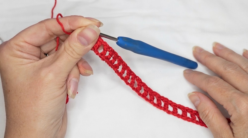 Crochet a Beautiful and Simple Head Scarf (9)