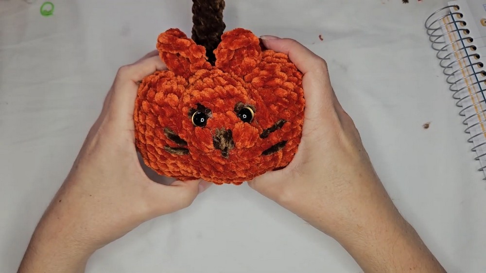 Crochet a Pumpkin-Kitty Amigurumi Pattern! 10