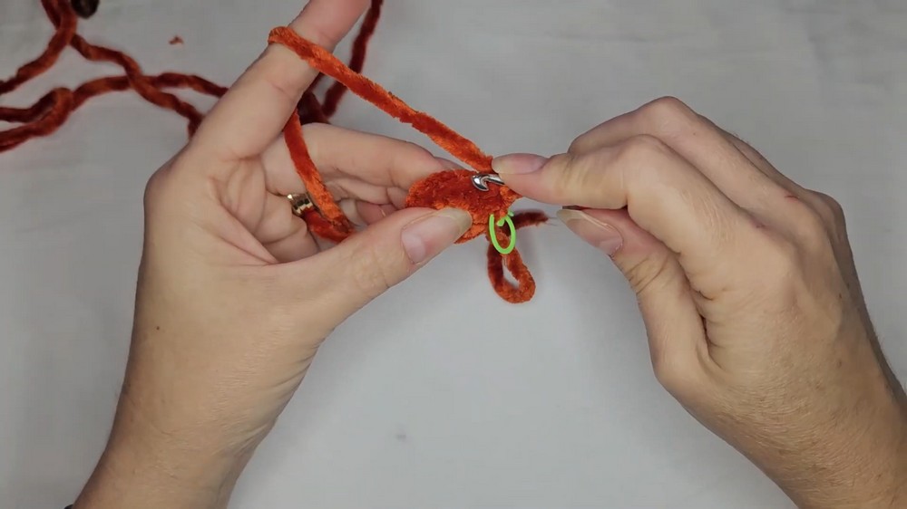 Crochet a Pumpkin-Kitty Amigurumi Pattern! 3