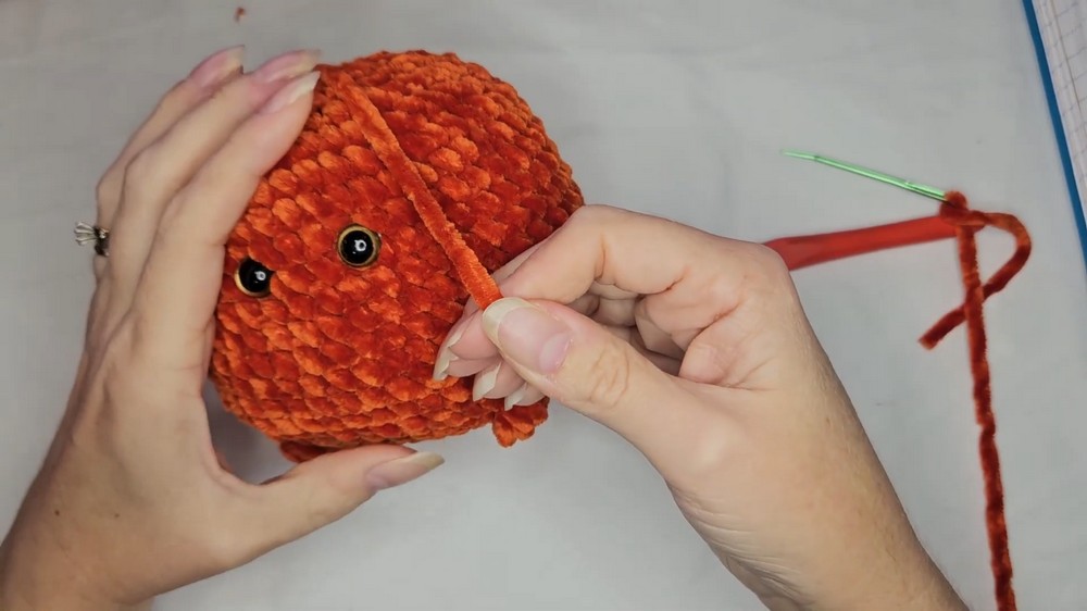 Crochet a Pumpkin-Kitty Amigurumi Pattern! 7