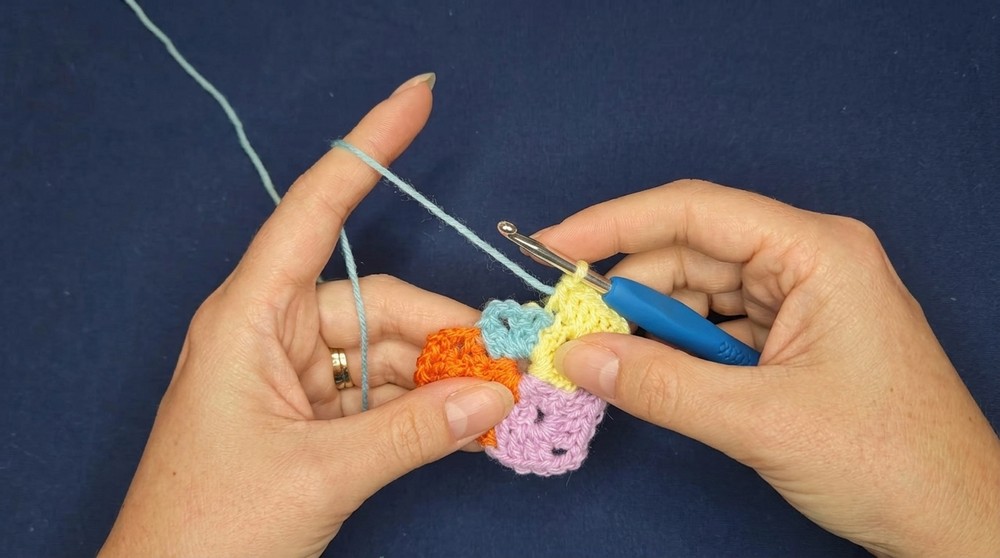 Easy Colorful Granny Square Crochet (1)