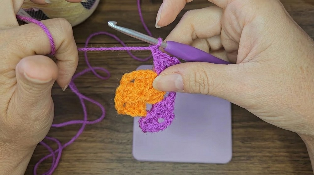 Easy Crochet Granny Square Step by Step (8)