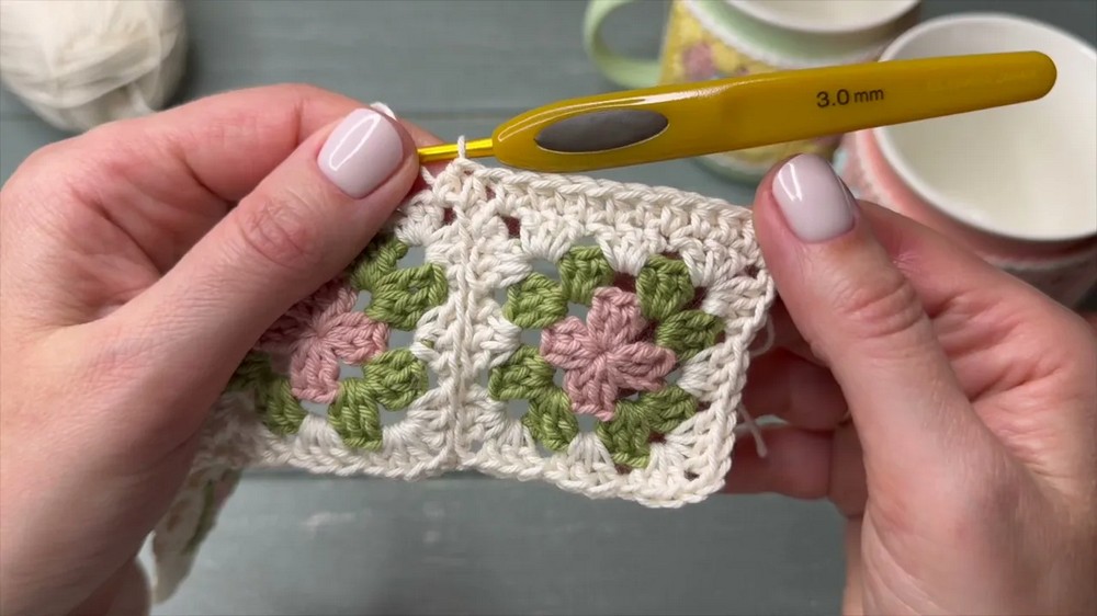 Granny Square Crochet MUG COZY (3)