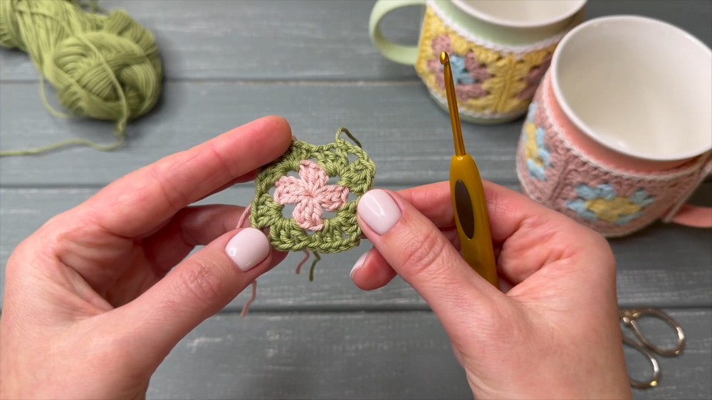 Granny Square Crochet MUG COZY (8)