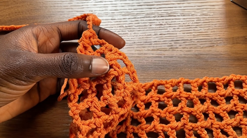 How To Crochet A Mesh Headband (5)