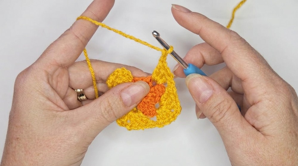 How To Crochet Pumpkin Granny Square (12)