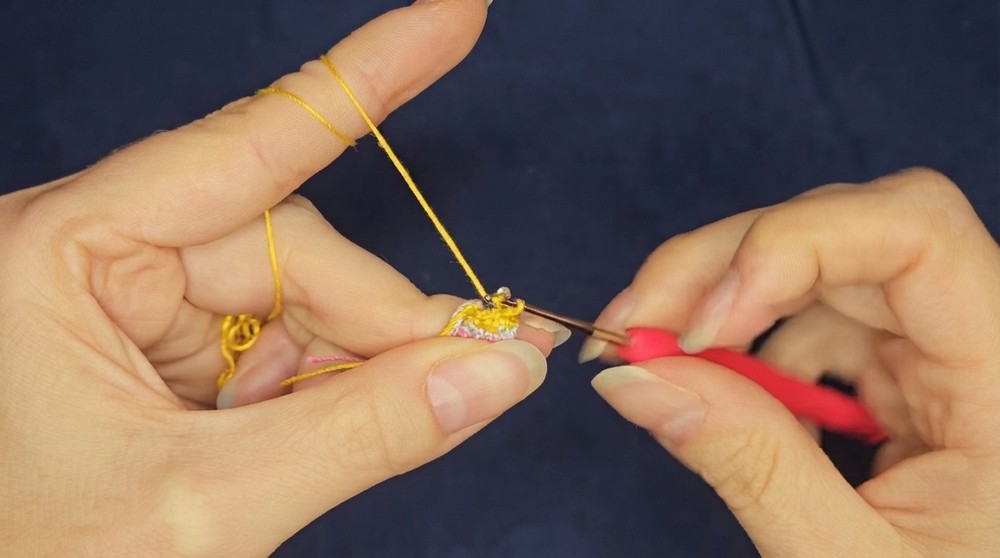 How to Crochet Pencil Earrings Easily (11)