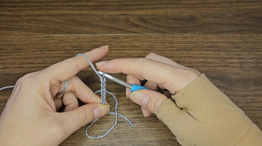 How to Crochet a Mini Lightsaber Easy Pattern
