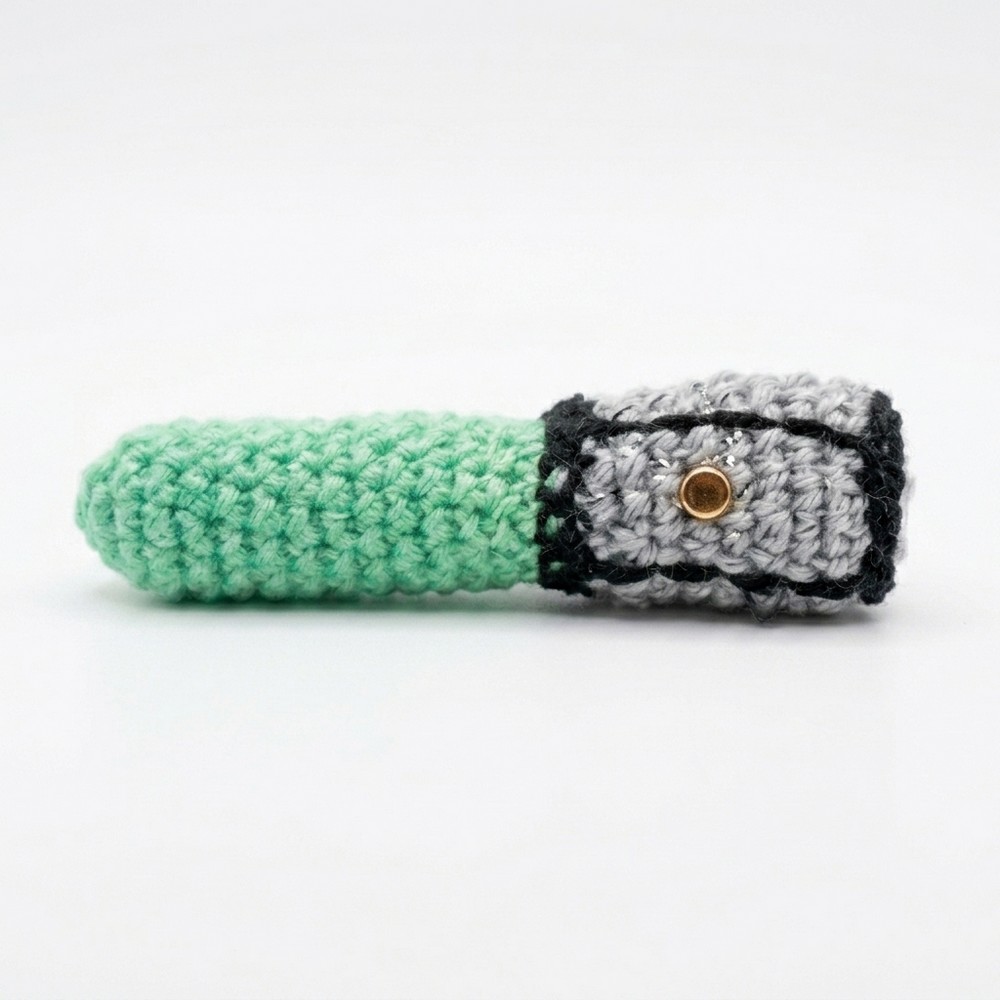 How to Crochet a Mini Lightsaber Easy Pattern (7)