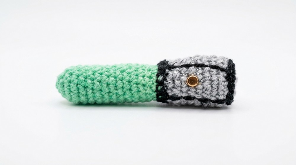 How to Crochet a Mini Lightsaber Easy Pattern (8)