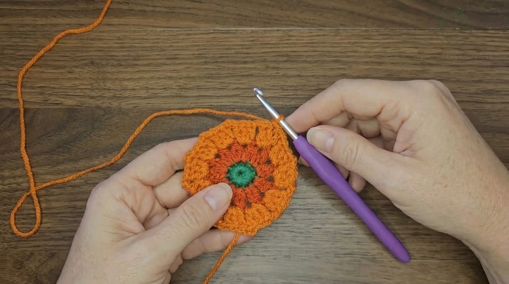 How to Crochet a Perfect Granny Square (10)