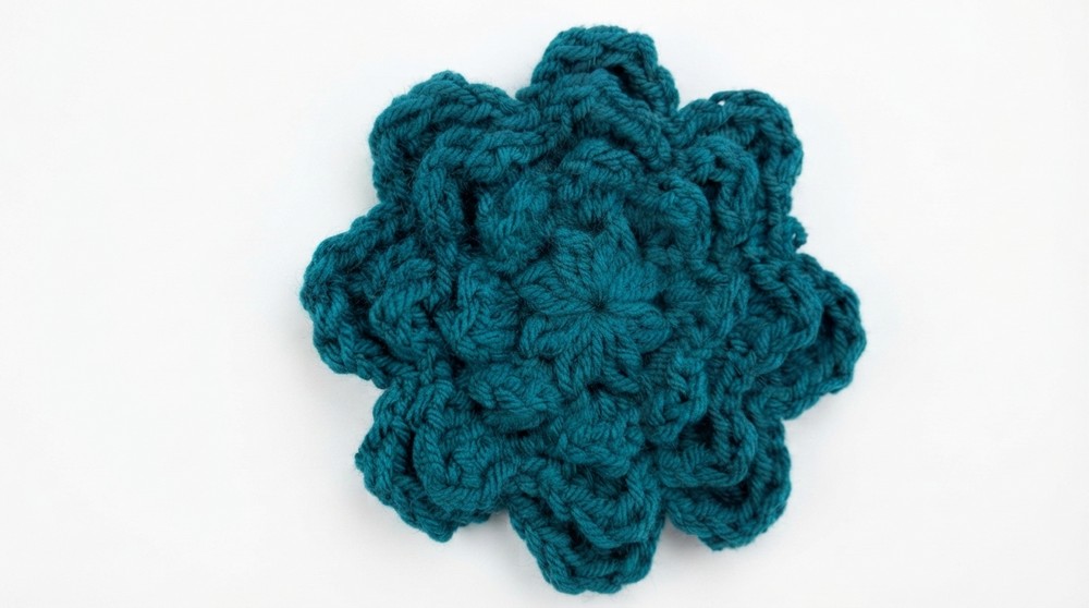 How to Crochet an Easy Flower Free Pattern (4)