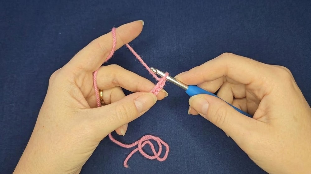 How to Crochet an Easy Granny Square Deck Pattern (3)