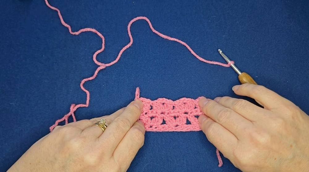 How to Crochet an Easy Granny Square Deck Pattern (8)