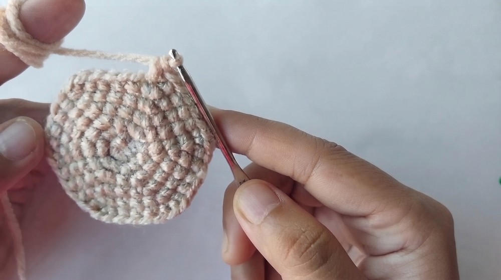 How to crochet Amigurumi Witch Doll (3)