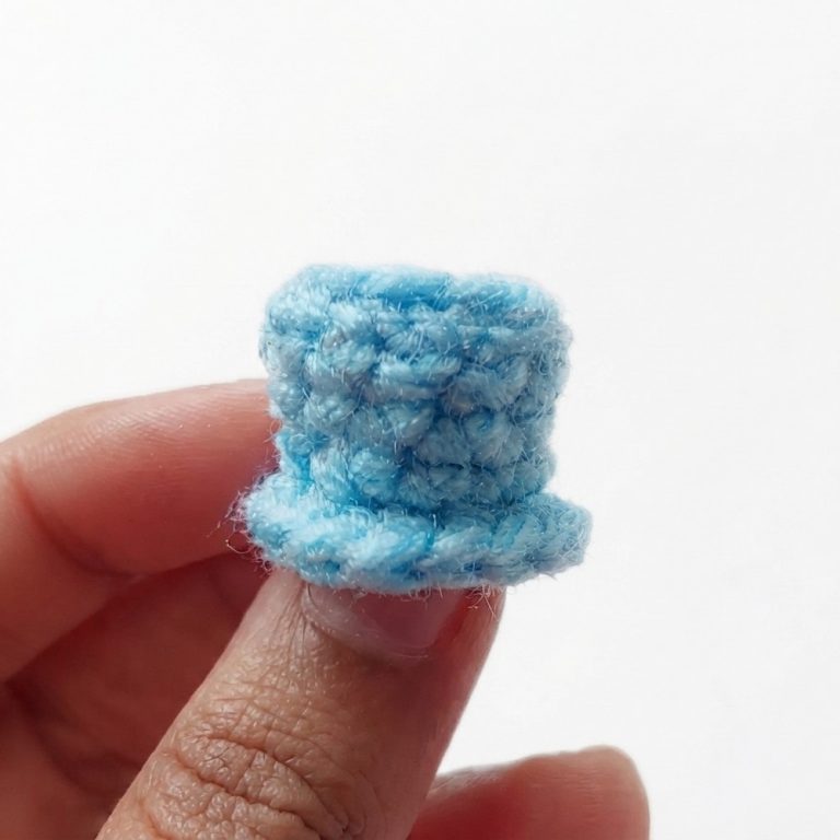 How to crochet Tiny Top Hat 🎩 Step-by-step crochet tutorial for tiny top hat for absolute beginner (16)