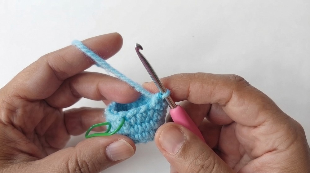 How to crochet Witch Hat - Written pattern inside description (4)