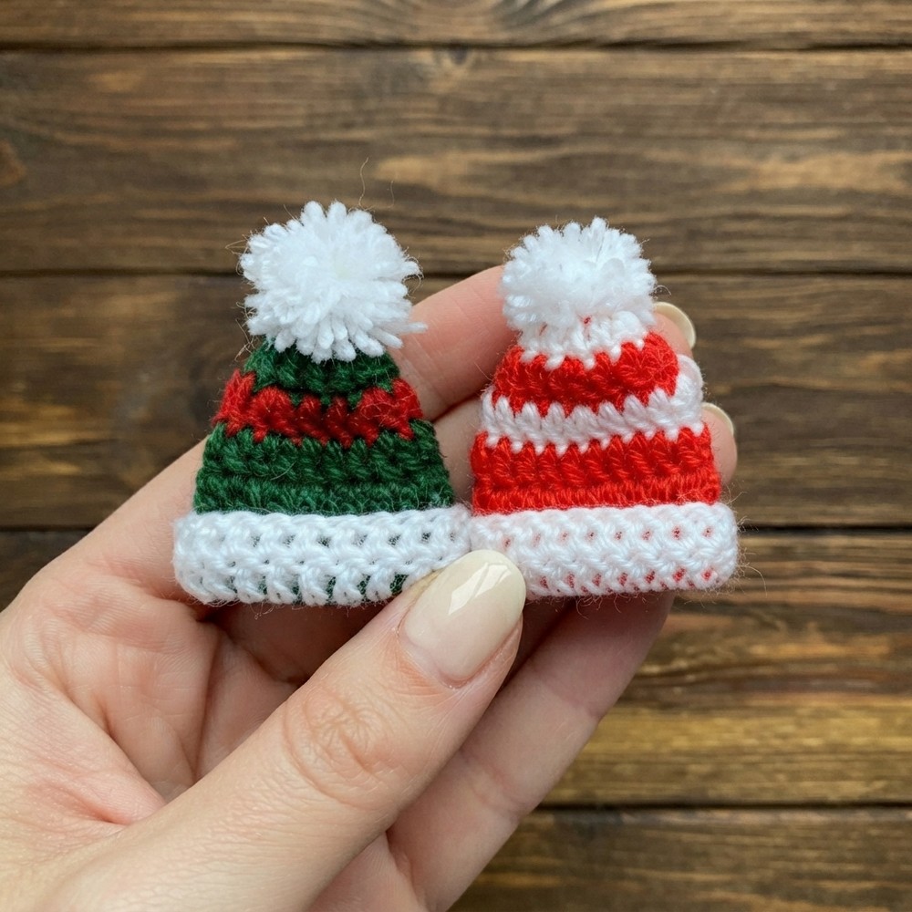New Year's 🎄 mini HAT 🎄 for the Christmas tree, crocheted (13)