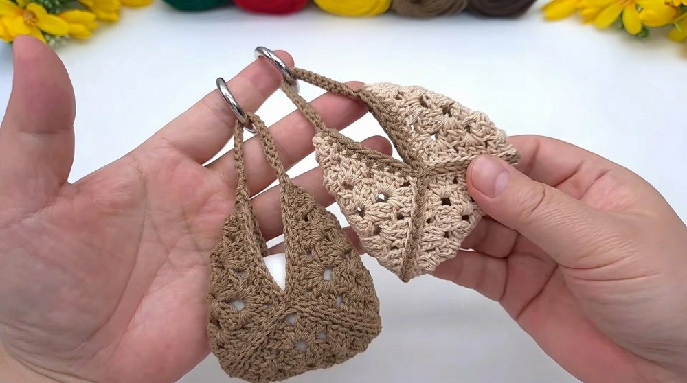 Crochet Square AirPods Bag Pattern 5