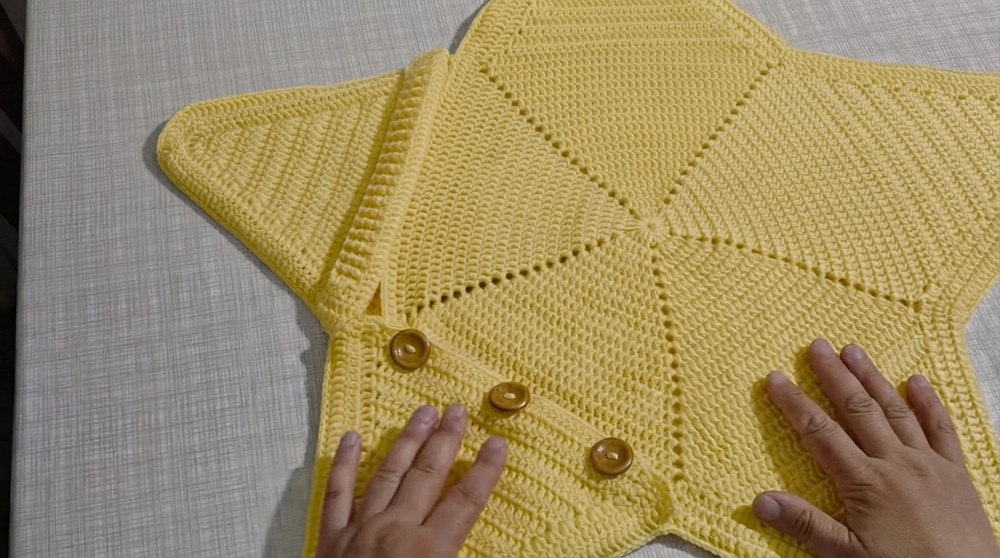 Star Baby Romper 0-6 months Trent Star Blanket 8