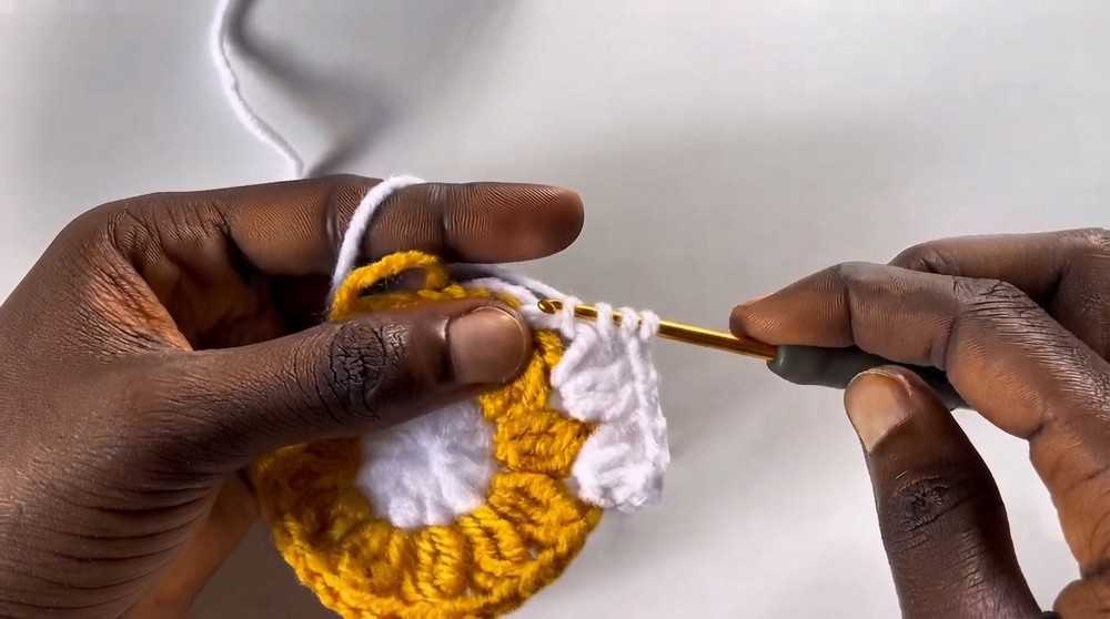 Easy Crochet Ski Mask Pattern with Sunflower Granny Squares (8)Easy Crochet Ski Mask Pattern with Sunflower Granny Squares (8)
